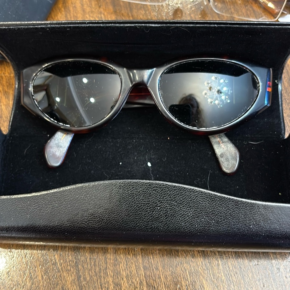 Persol Ladies Rare Vintage Sunglasses With Original Case